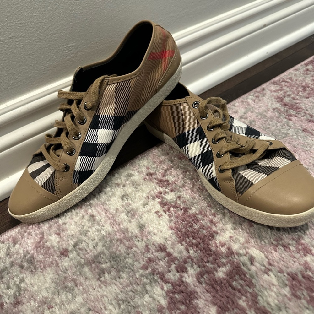Burberry women’s sneakers. Excellent condition. Size 12US / 42 EU.